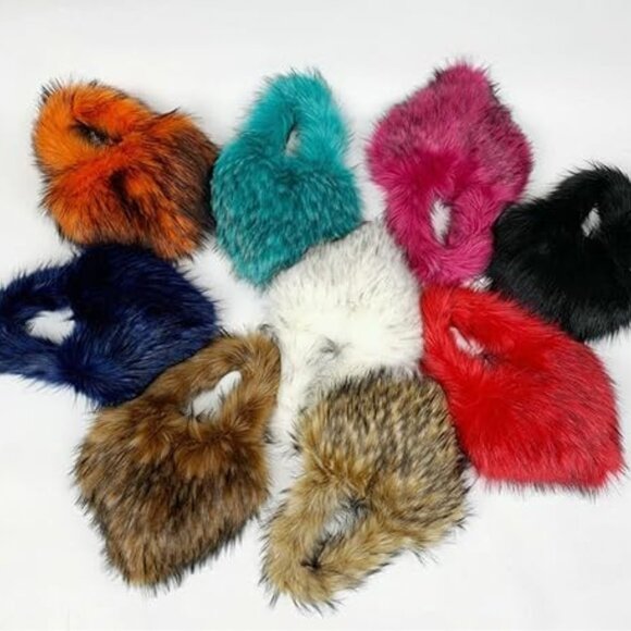 Furry Heart-Shaped Crossbody Bag Faux Fur Small Shoulder Purse for Women - Picture 6 of 6